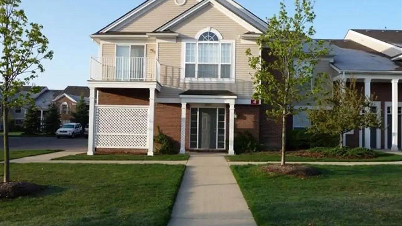 2 bed, 1340 sqft, $1,870 — Photo 1