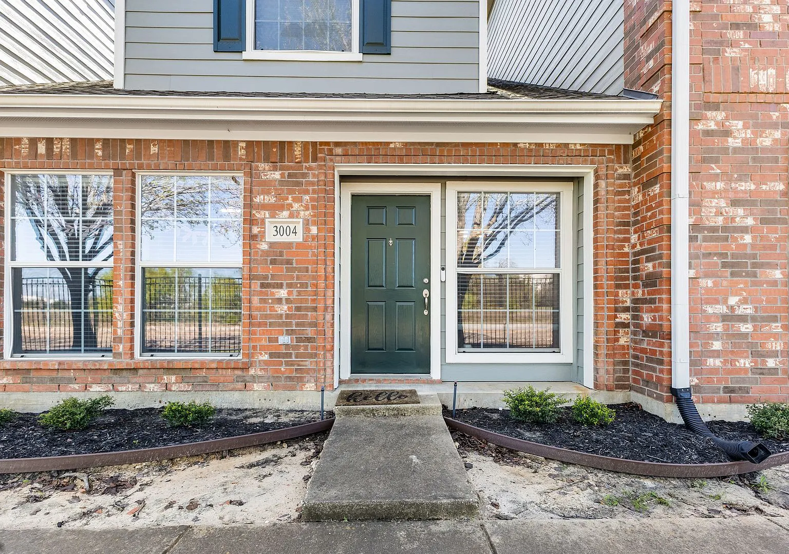 3 Bed Available at Waterwood Townhome Complex! — Photo 1