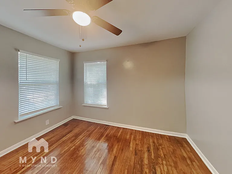 510 E University Ave — Photo 10