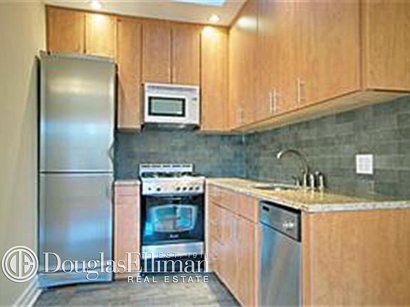 3rd image of 30 W 9th St APT 5B