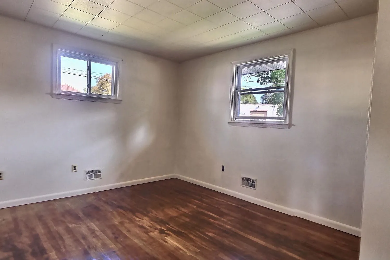 403MV — Photo 2