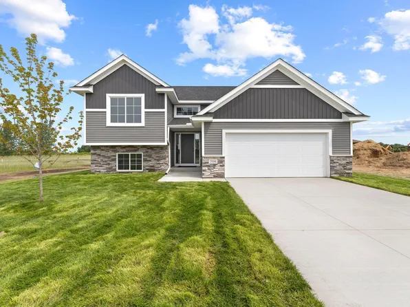 706 Margaret Ln NE, Isanti, MN 55040