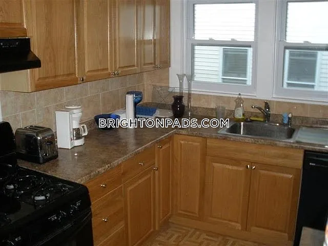 18 Hunnewell Ave #2A — Photo 6