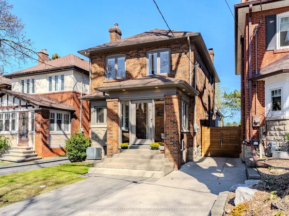 17 Mossom Rd, Toronto, ON M6S 1L9