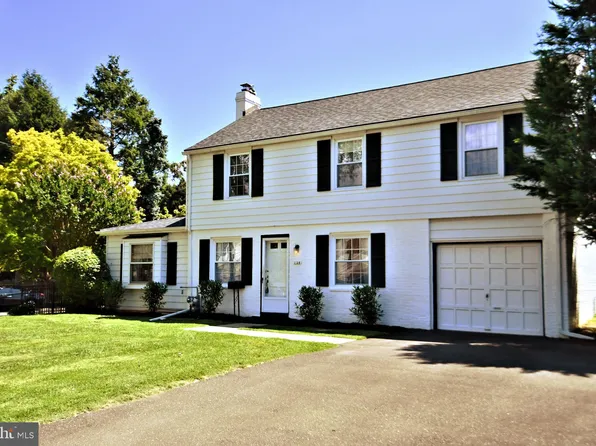128 Garden Rd, Oreland, PA 19075