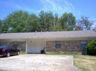 912 W 16th St, Russellville, AR 72801