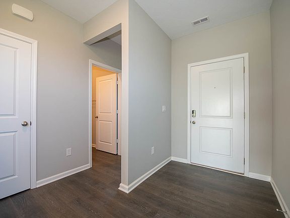 5th image of 2380 Larkspur Ln