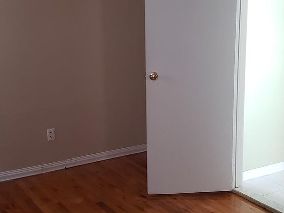 3rd image of 595 Klondike Ave