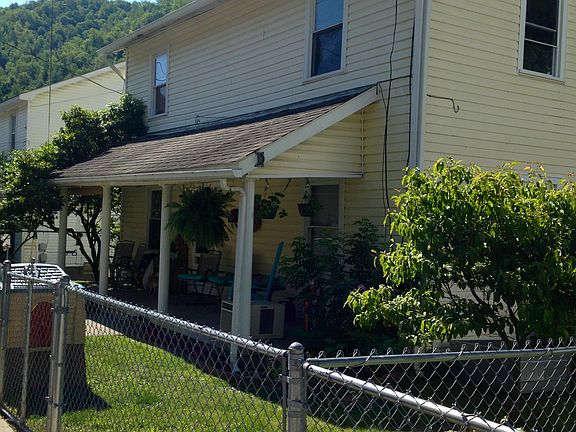 2nd image of 1221 Guyandotte Ave