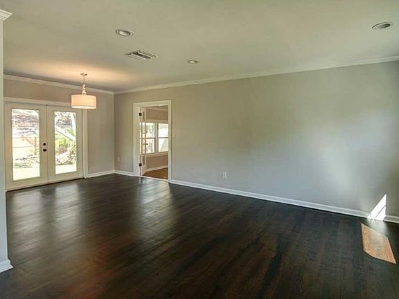 4th image of 410 N Glenwood Ave