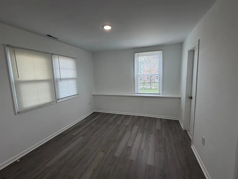 24 N Vermont Ave #5 — Photo 12