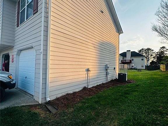 4th image of 311 Oakhaven Way