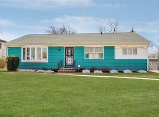 83 Roosevelt Ave, Massapequa, NY 11758