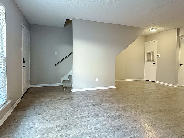 Ingleside Gardens Apartments — Photo 27
