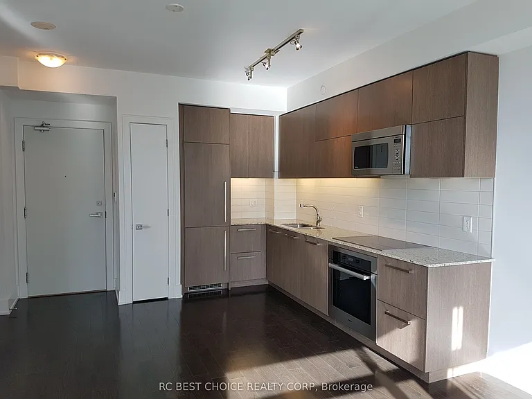 170 Avenue Rd #405 — Photo 16