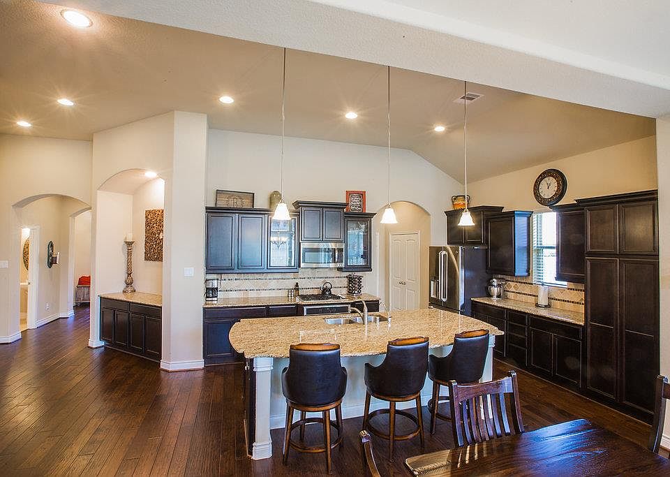 1st image of 2885 Lombardia Dr