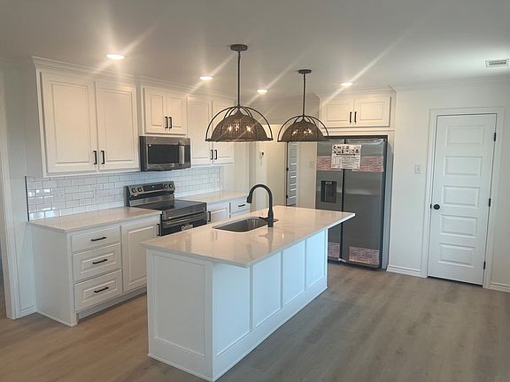 3rd image of 1008 Claborne Ct