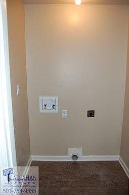 4th image of 904 W 45th St