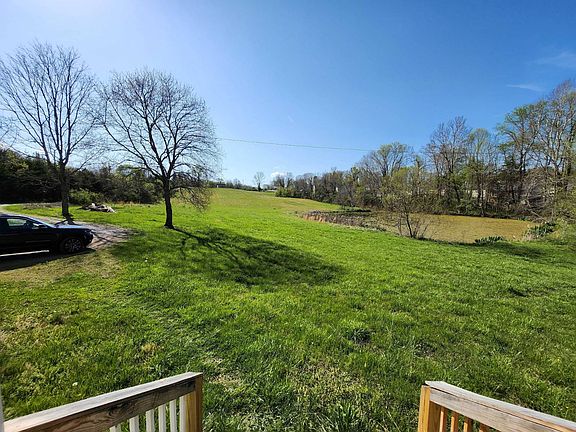 3rd image of 2898 Watauga Rd