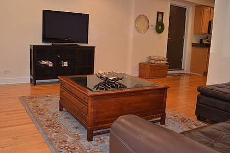 4th image of 902 N Wolcott Ave #G