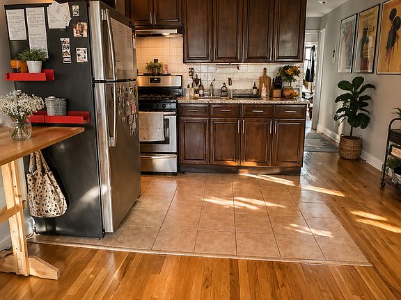 2nd image of 626 Willoughby Ave APT 3