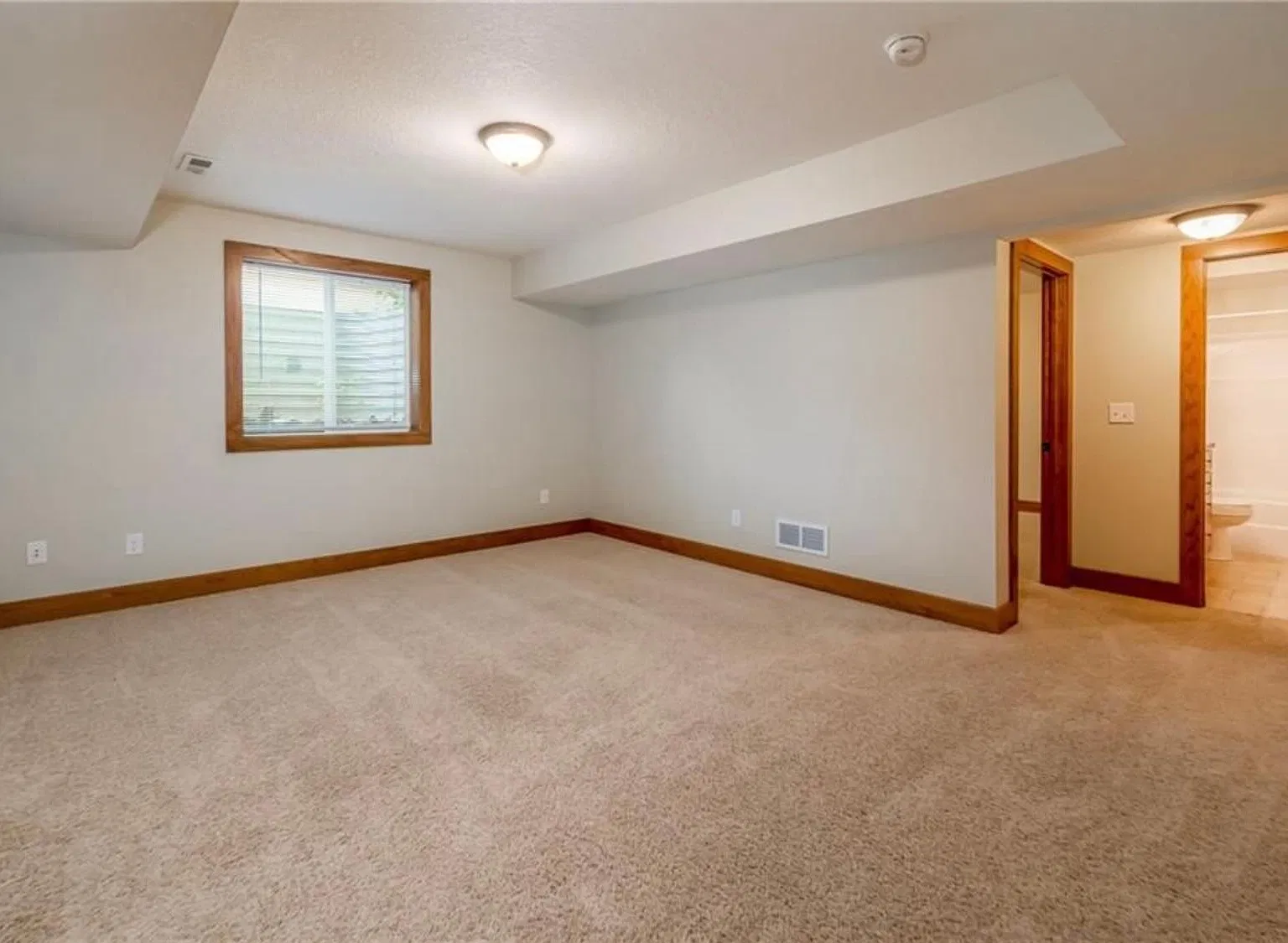 3132 Kingman Blvd — Photo 4