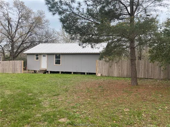 574 Oaklawn Dr, Rockdale, TX 76567