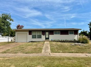 475 Moule Dr, Florissant, MO 63031