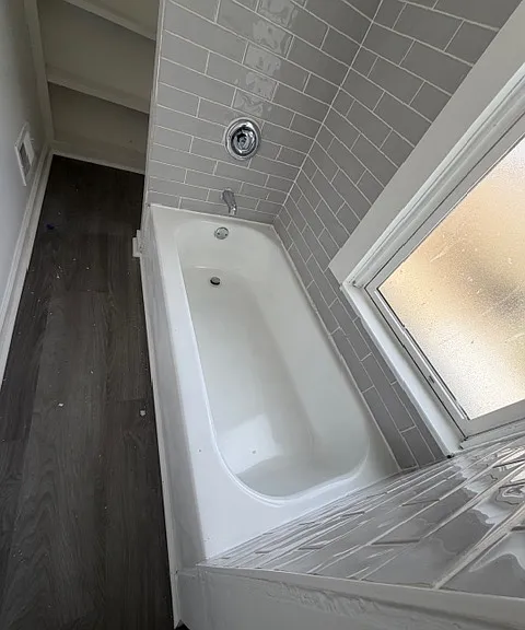41 S Oakley Ave — Photo 13
