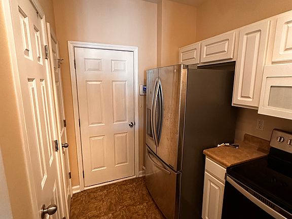 3rd image of 106 Montview Way