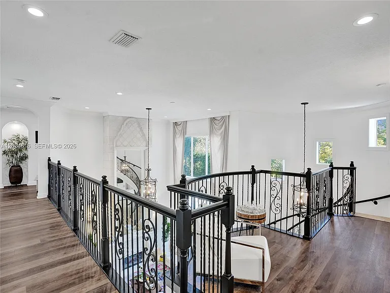 14321 Jockey Cir N — Photo 48