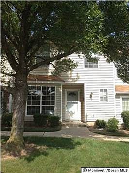 2nd image of 180 Essex Pl