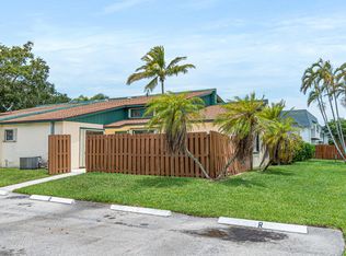 1004 Manor Dr, Palm Springs, FL 33461