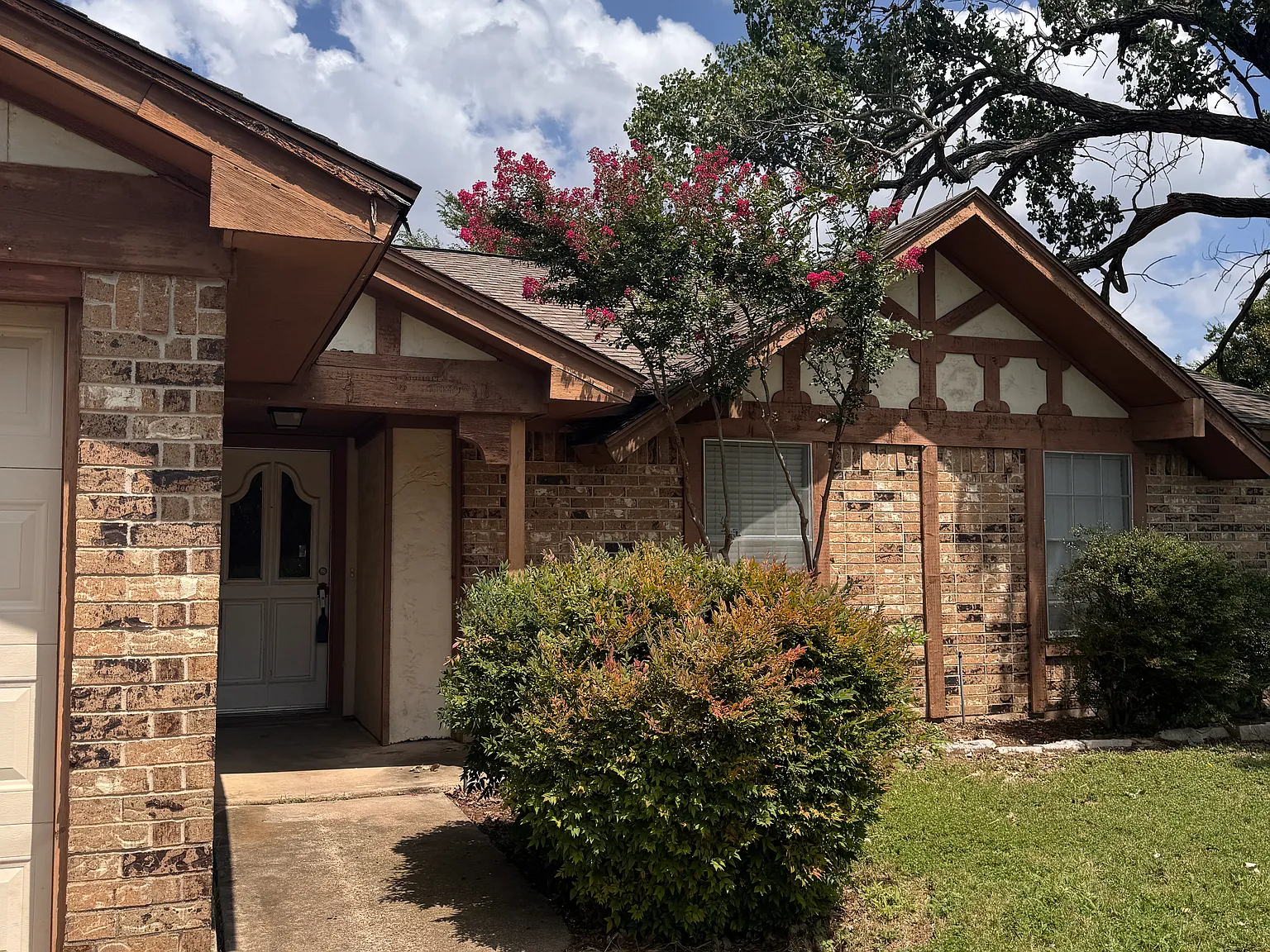 3 bed, 1380 sqft, $1,800 — Photo 3