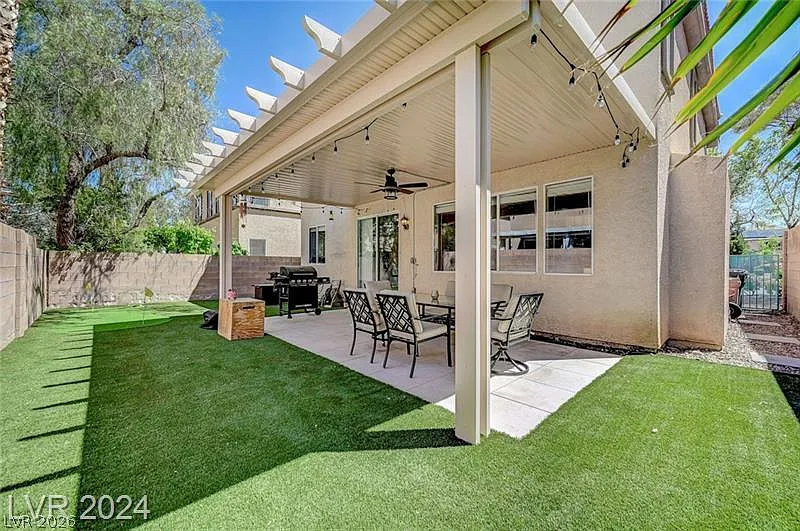 3 bed, 2.5 bath, 1918 sqft, $2,670 — Photo 3