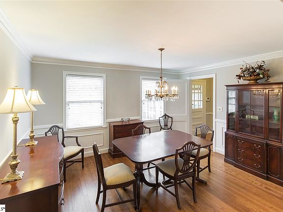 4th image of 213 E Avondale Dr
