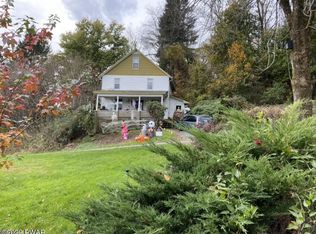 9 Smith Ln, Honesdale, PA 18431