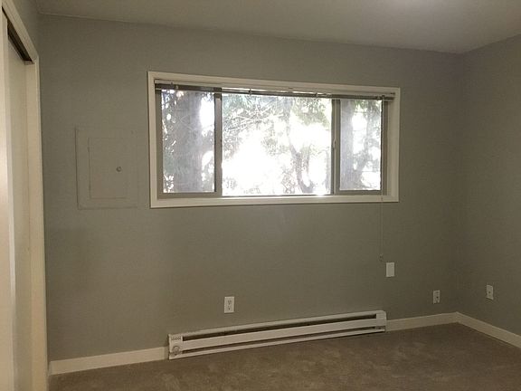 4th image of 2400-2436 SE Taylor St #2402