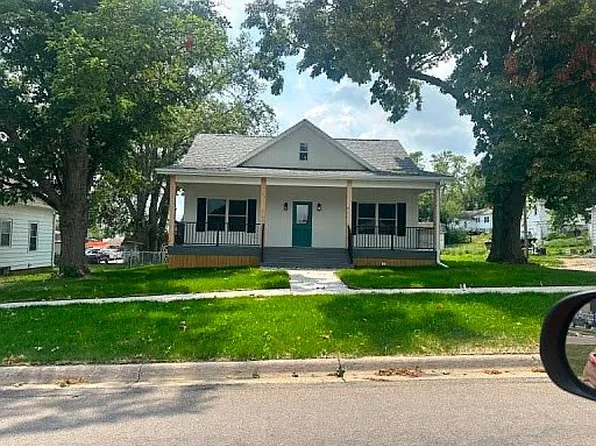 303 10th St, Corning, IA 50841