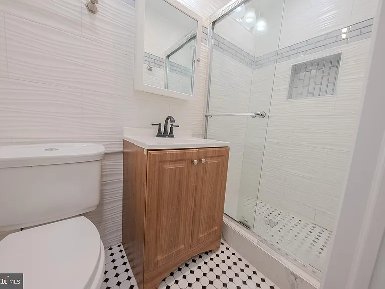 2059 E Ontario St — Photo 18