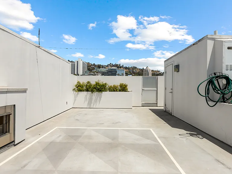 1125 Kings Rd #Penthouse 7 — Photo 23