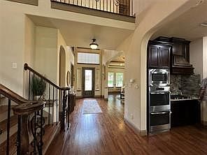 4th image of 2813 Regents Park Ln