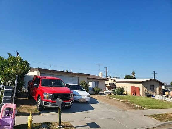 3rd image of 25339 Yolanda Ave