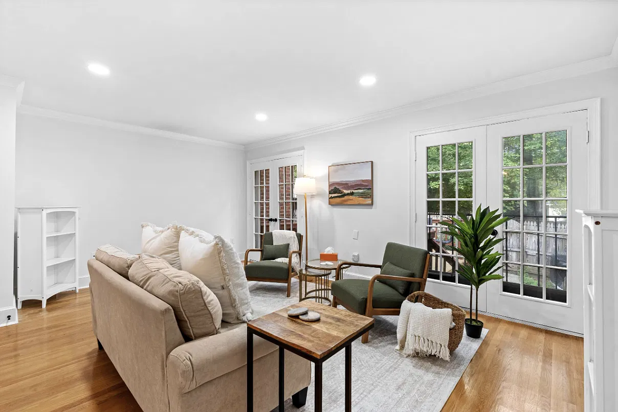 1 bed, 1.0 bath, $1,700 — Photo 3