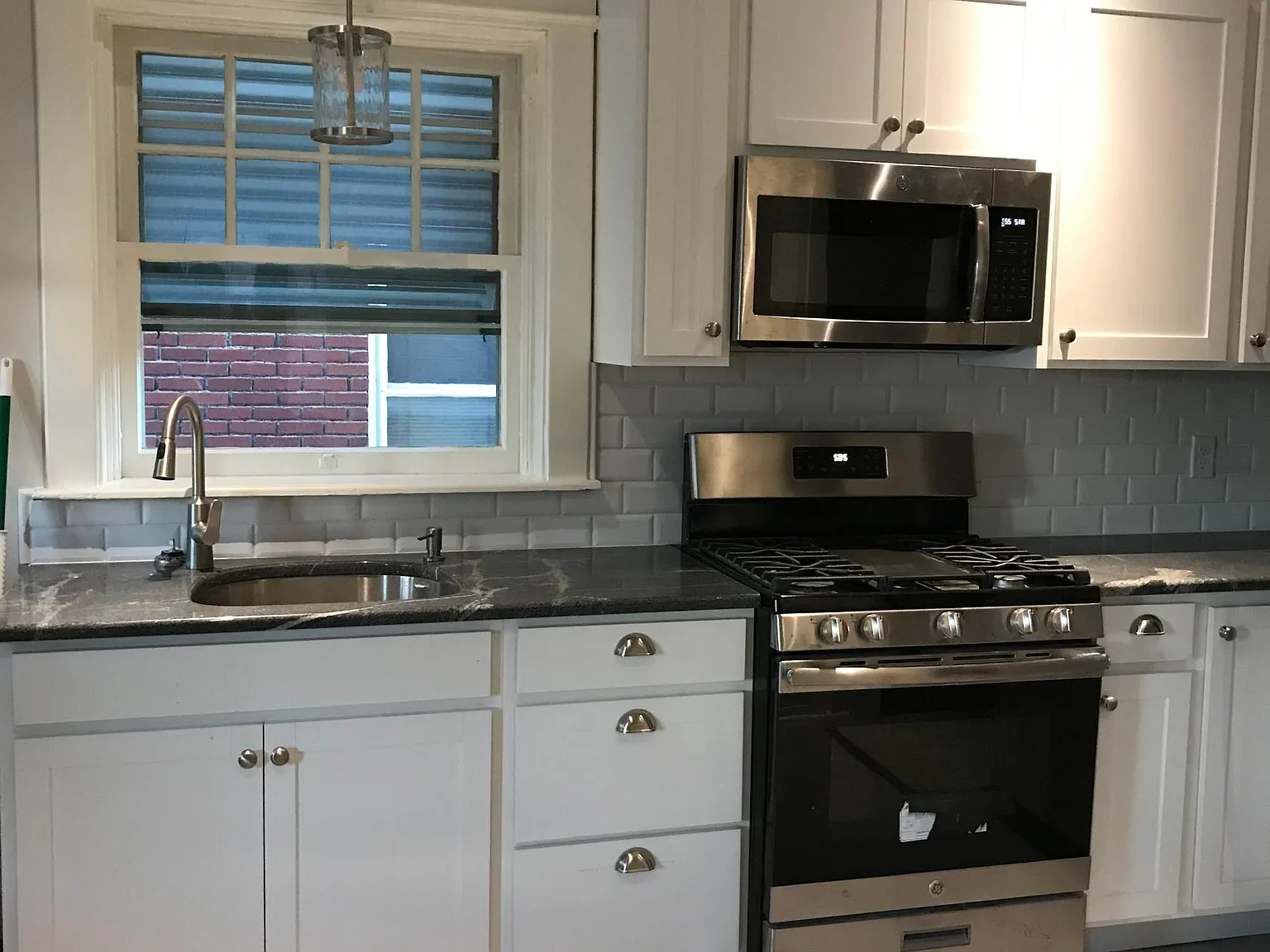 810 Maryland Ave — Photo 1