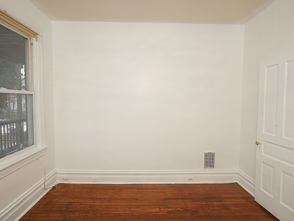 3rd image of 658 Oak Hill Ave Floor 2