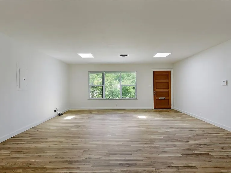 4804 Menchaca Rd — Photo 11