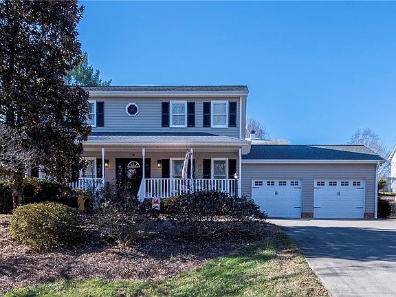 2nd image of 1204 Bebb Willow Ln
