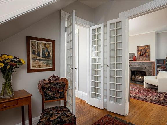 4th image of 333 Norwood Ave