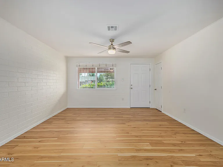 3234 E Friess Dr — Photo 4